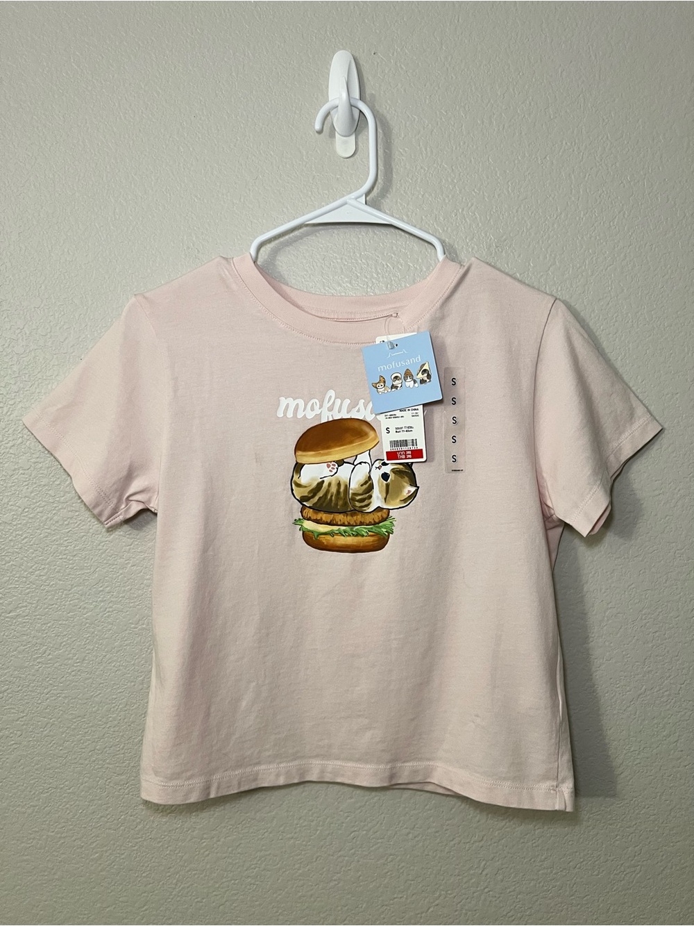 NWT Uniqlo UT x Mofusand Cat Burger Graphic Tee Pink Small Womens